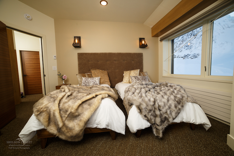 A bedroom in the Sheldon Chalet