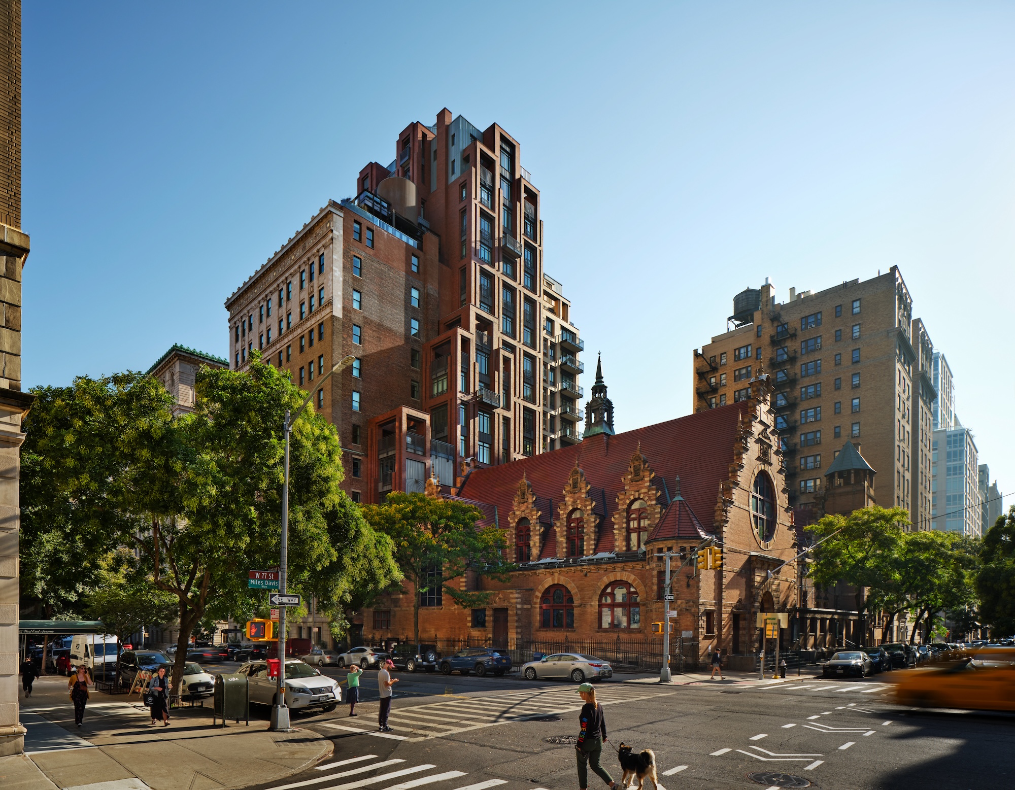 Luxury apartments in New York restore and renovate a century-old residential building
