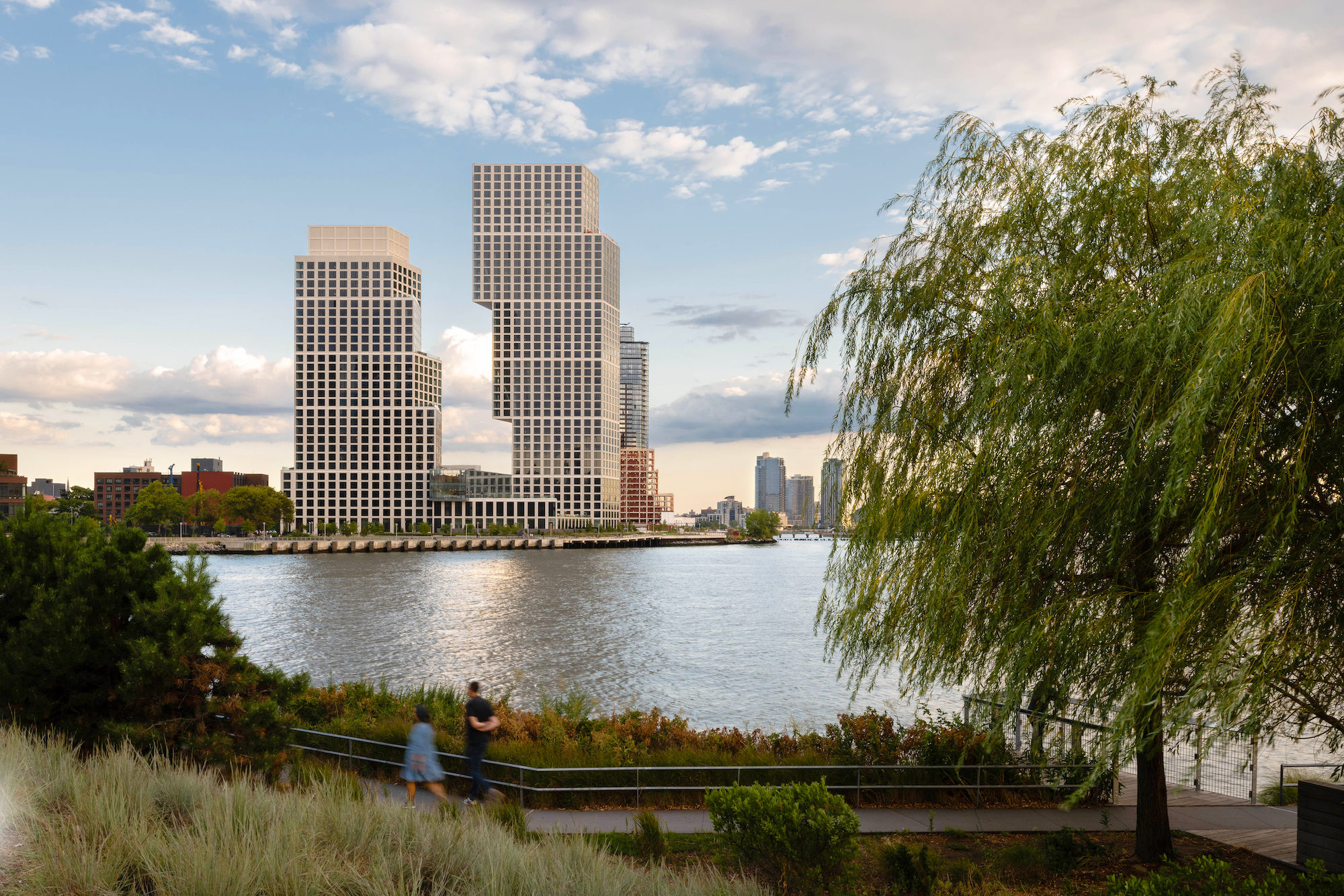 Eagle + West tower, Brooklyn, by OMA, Beyer Blinder Belle Photo: John Cole