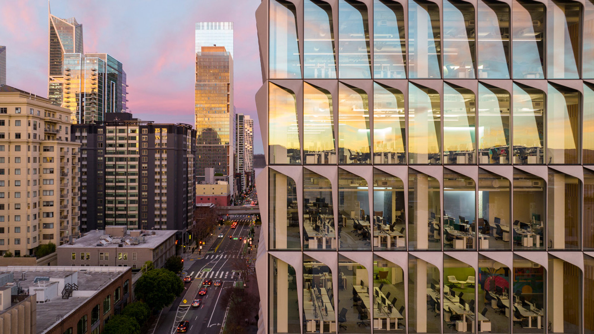 633 Folsom office building in San Francisco during sunset