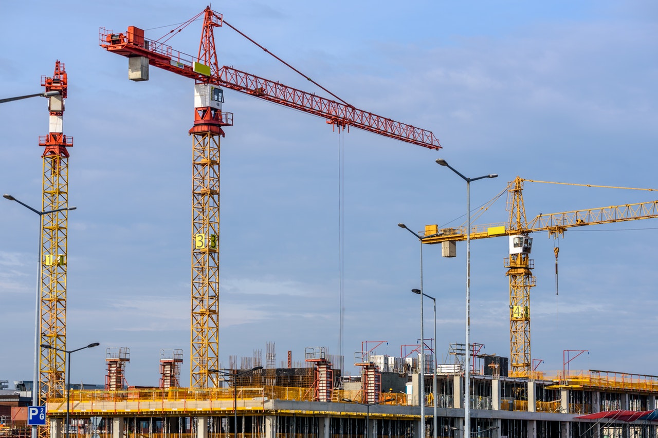 Top 100 Multifamilt Construction Firms for 2019, 2019 Giants 300 Report, photo courtesy Pexels