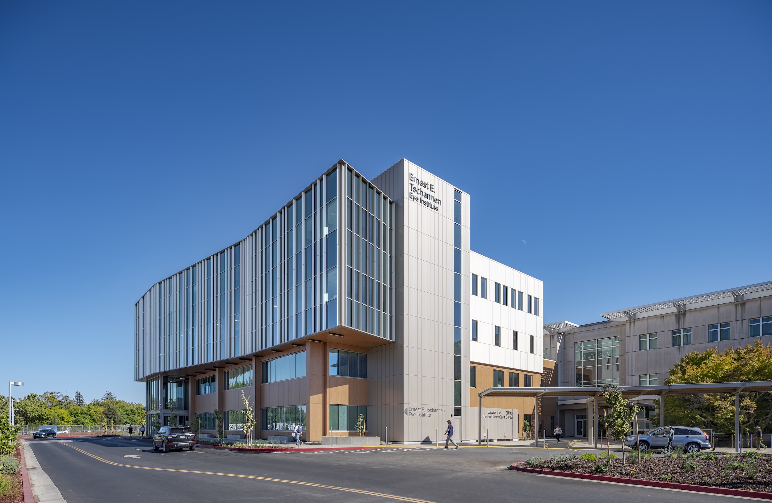 UC Davis Health opens Ernest E. Tschannen Eye Institute Building, designed by HGA, built by McCarthy Building Companies All photos courtesy UC Davis Health