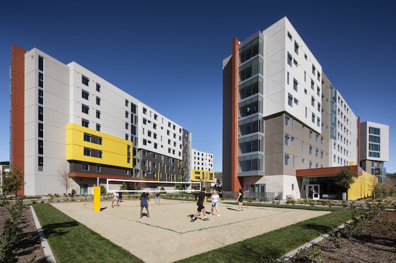 HOUSING AND DINING COMMONS at California State Polytechnic University–Pomona 2 2020 student housing report 