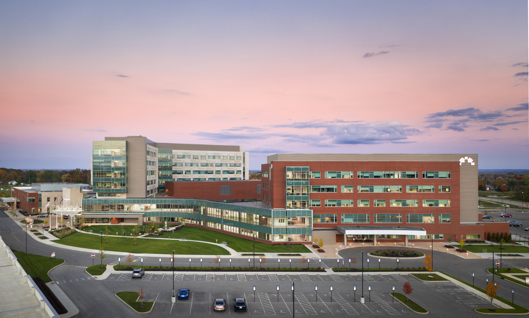 Mount Carmel Grove City prefabrication healthcare facility exterior