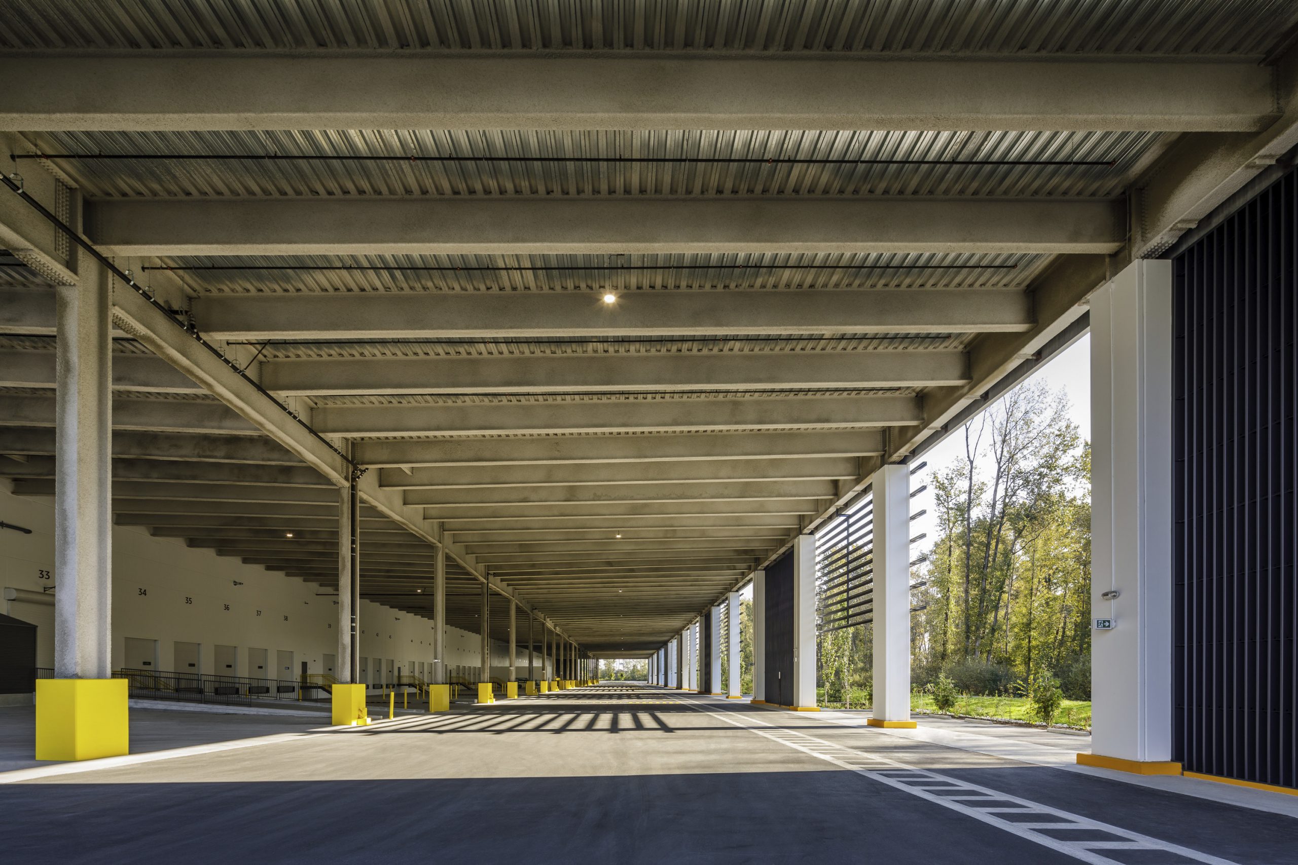Construction completed on Canada’s first multi-story distribution center, Photo ©Luke Potter