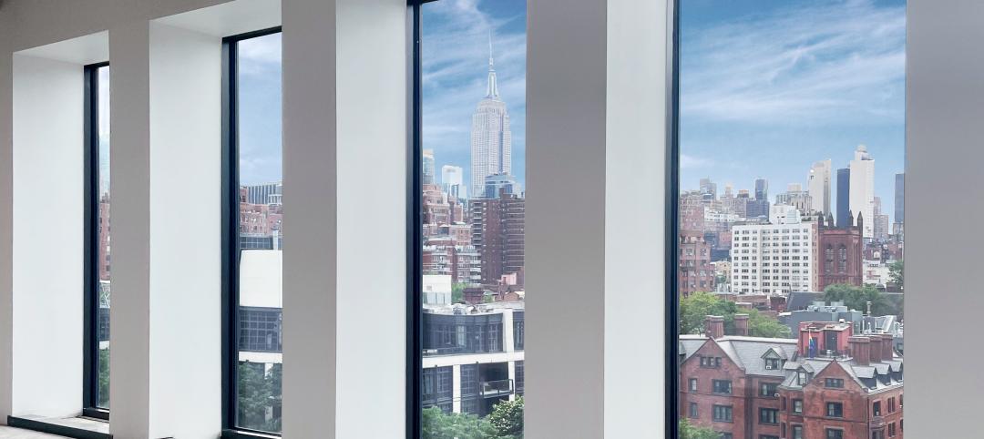 SuperLite II-XLB 120 with low-iron glass offers clear views of the New York City skyline in a zero lot line. Each individual panel has a clear view size of 11 ft. tall by 5 ft. wide. This is the largest tested and listed size of any 2 hour fire resistive glazing today.