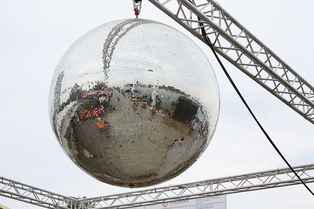 Louisville group plans on building world's largest disco ball