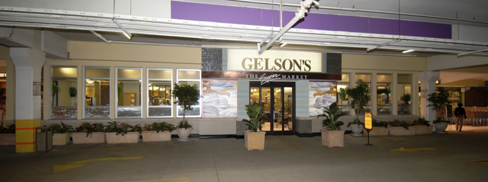 For Gelsons Market in Los Angeles (pictured above), the architect was able to p
