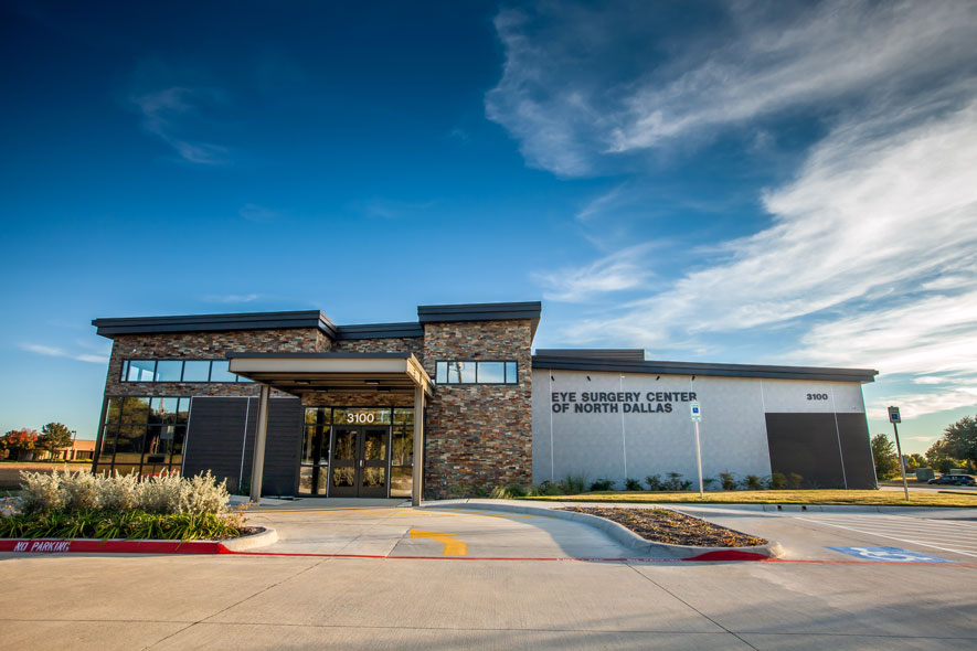Texas eye surgery center captures attention in commercial neighborhood