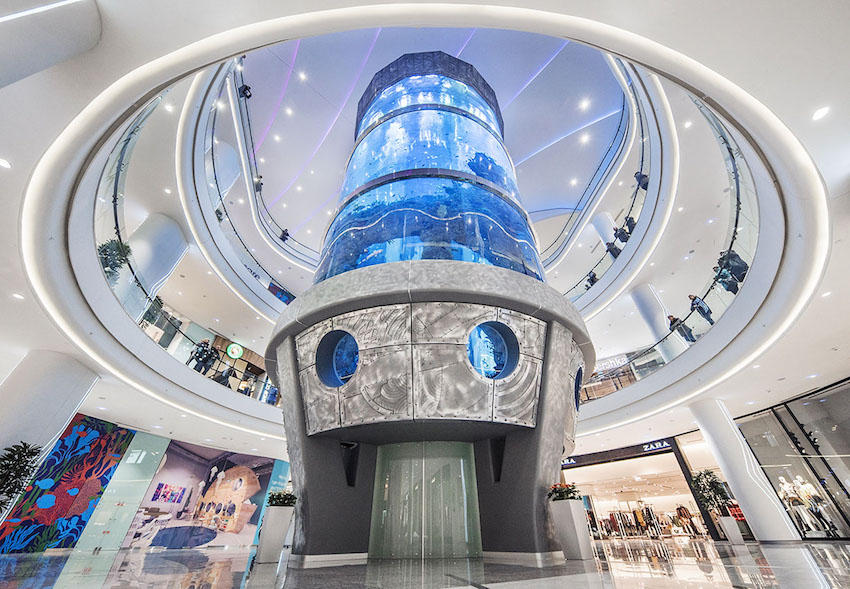The world's tallest cylindrical aquarium completed in Moscow