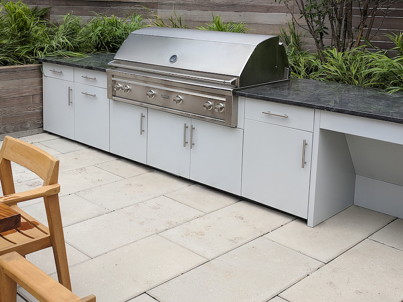 Danver Post-and-Panel stainless outdoor kitchen. Photo: Courtesy D&B Cousins Construction Co.
