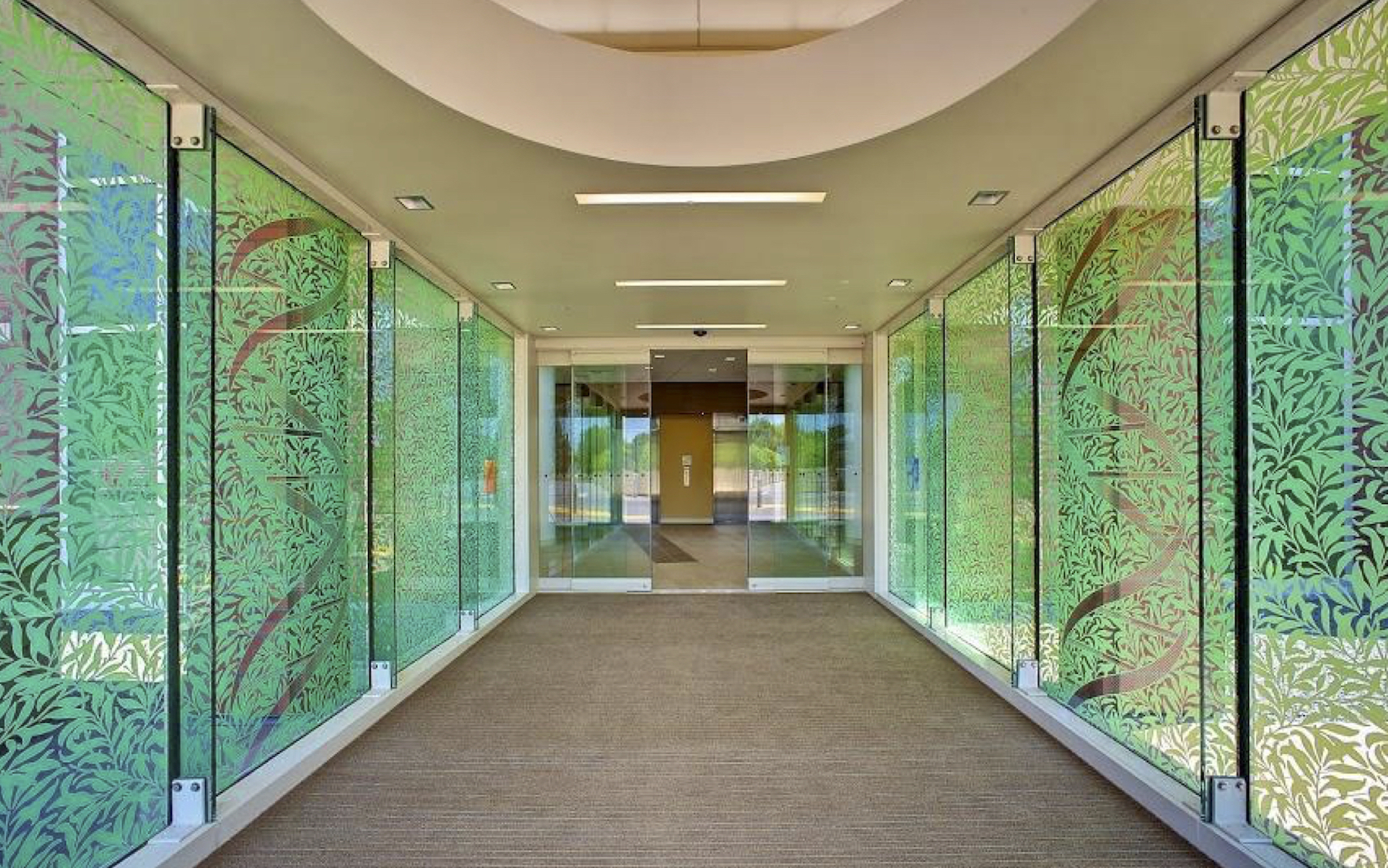 Treating Glass as a Canvas, Vitro Architectural Glass article Starphire