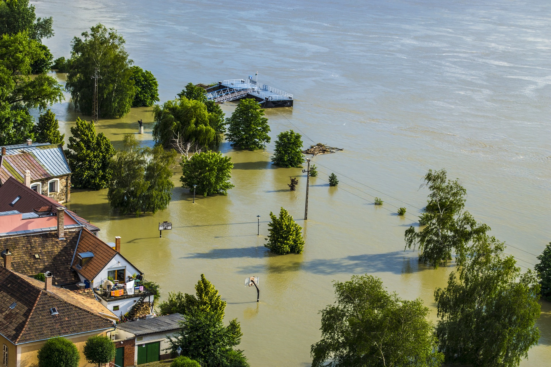 Image by lmaresz from Pixabay - Americans are migrating from areas of high flood risk