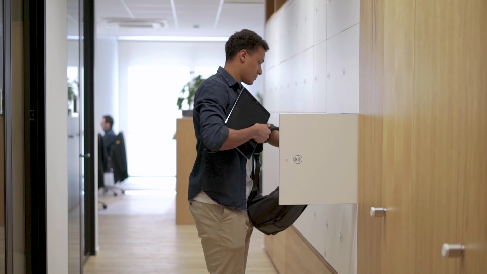 Smart Spaces for Smarter Working: Maximizing Workspace Flexibility with Lockers