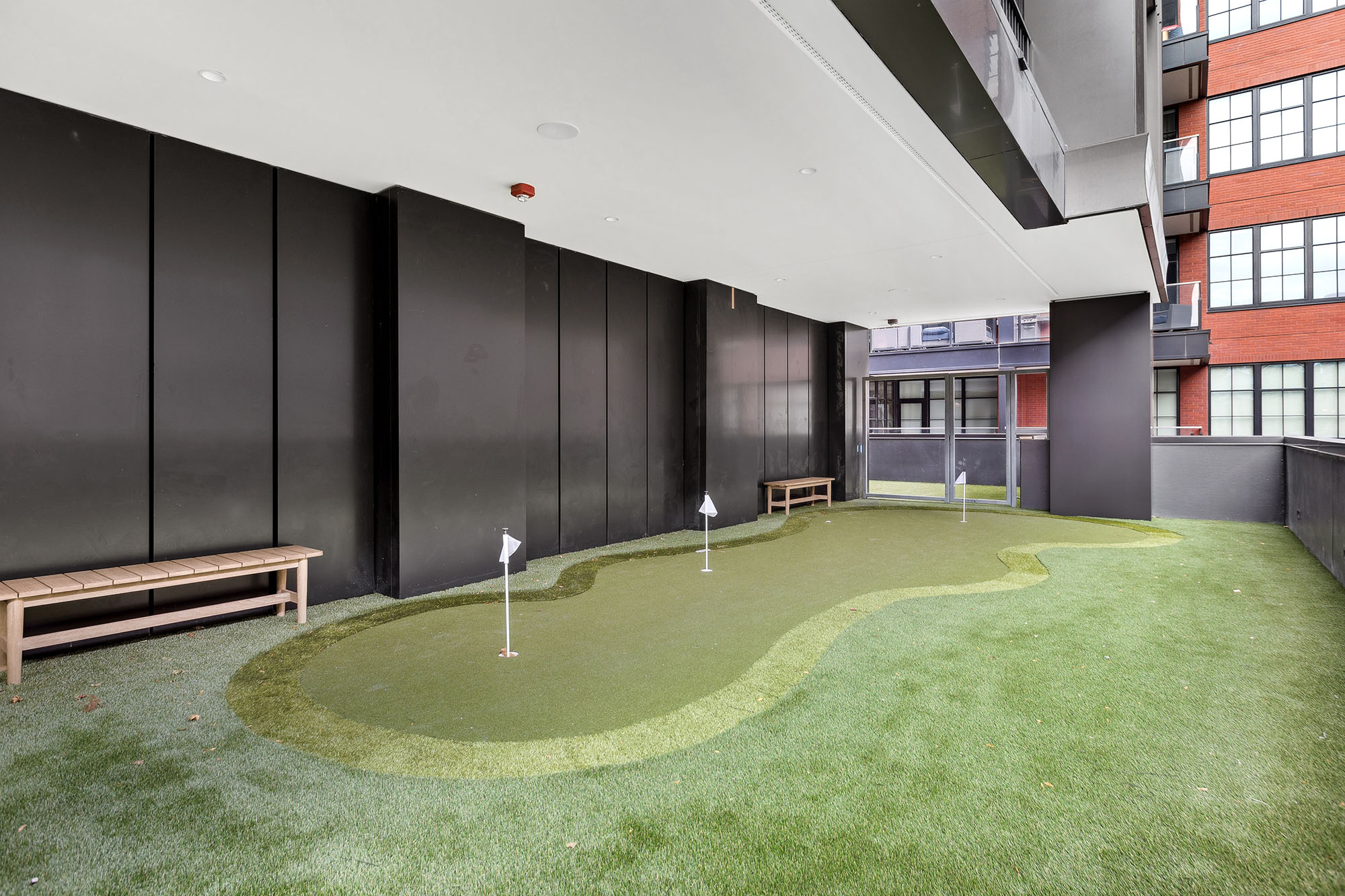 Embry West Loop Putting green Credit Compass