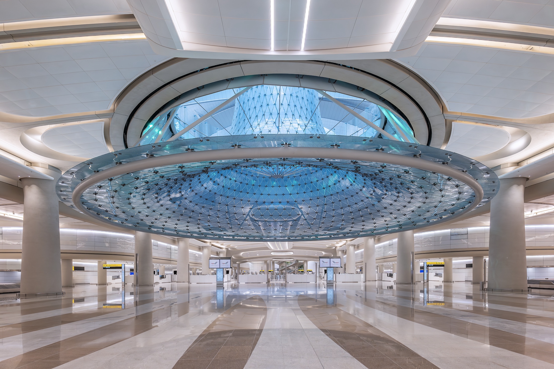 Lower view of Sana al Nour sculpture at Zayed International Airport, Terminal A.  Photo: Victor Romero, courtesy Kohn Pedersen Fox (KPF)