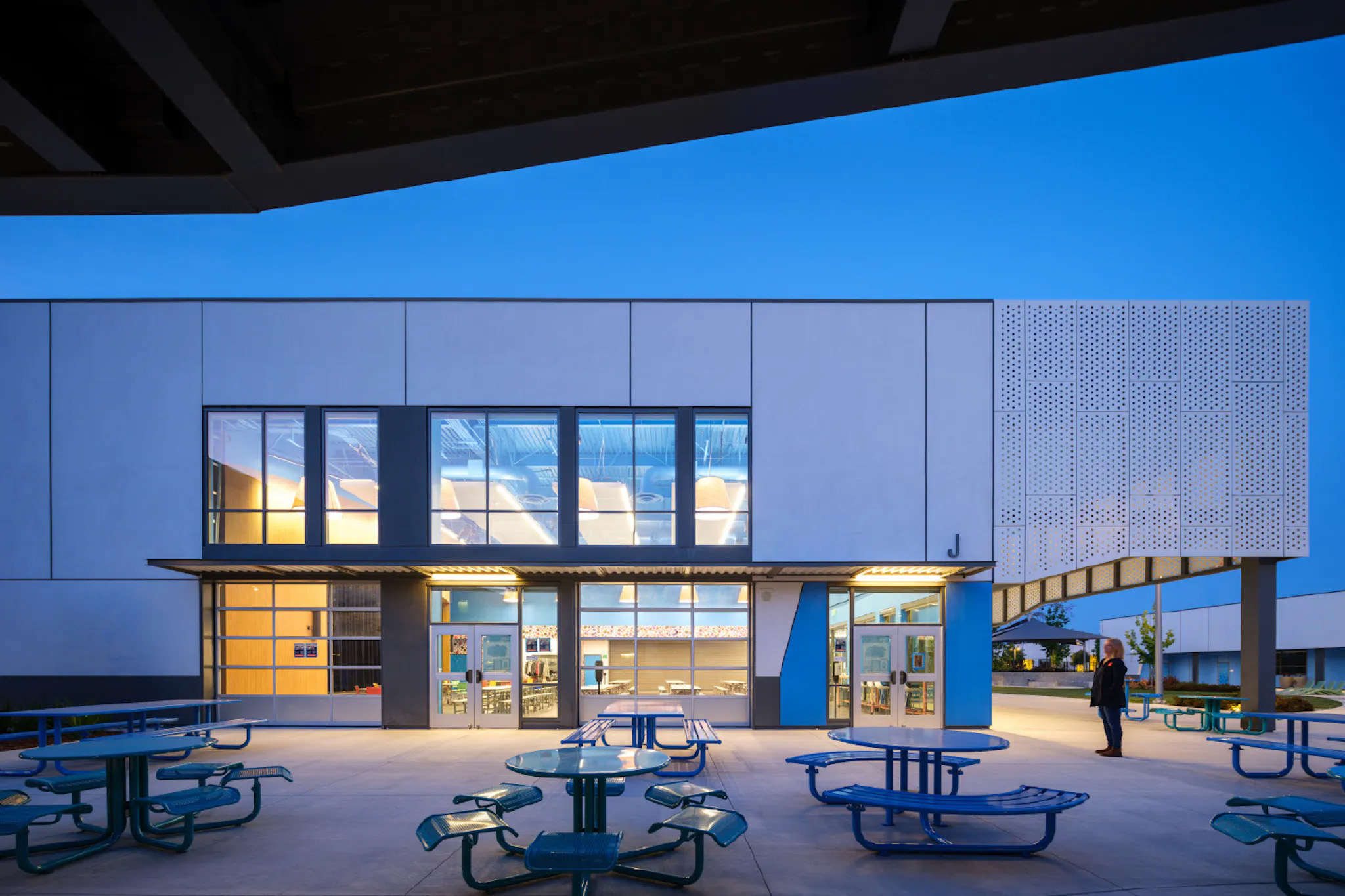 Outdoor spaces for middle schoolers