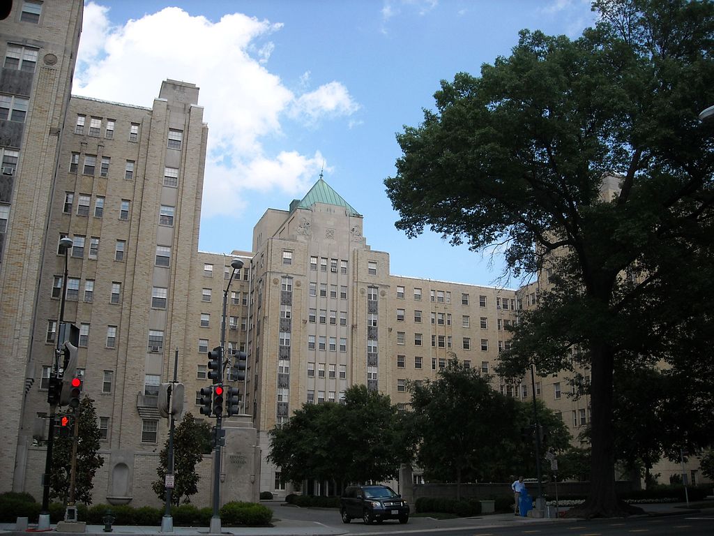 The Kennedy-Warren Apartment Building in Washington, D.C. Photo: Wikimedia Commo