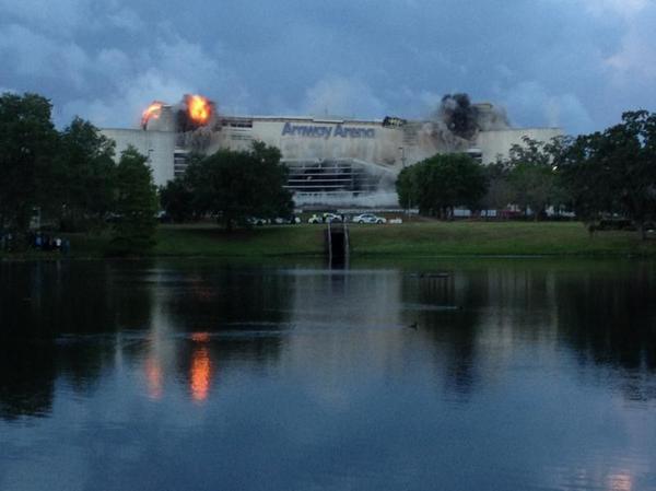 The implosion of Orlandos Amway Arena started with a quick series of small blas