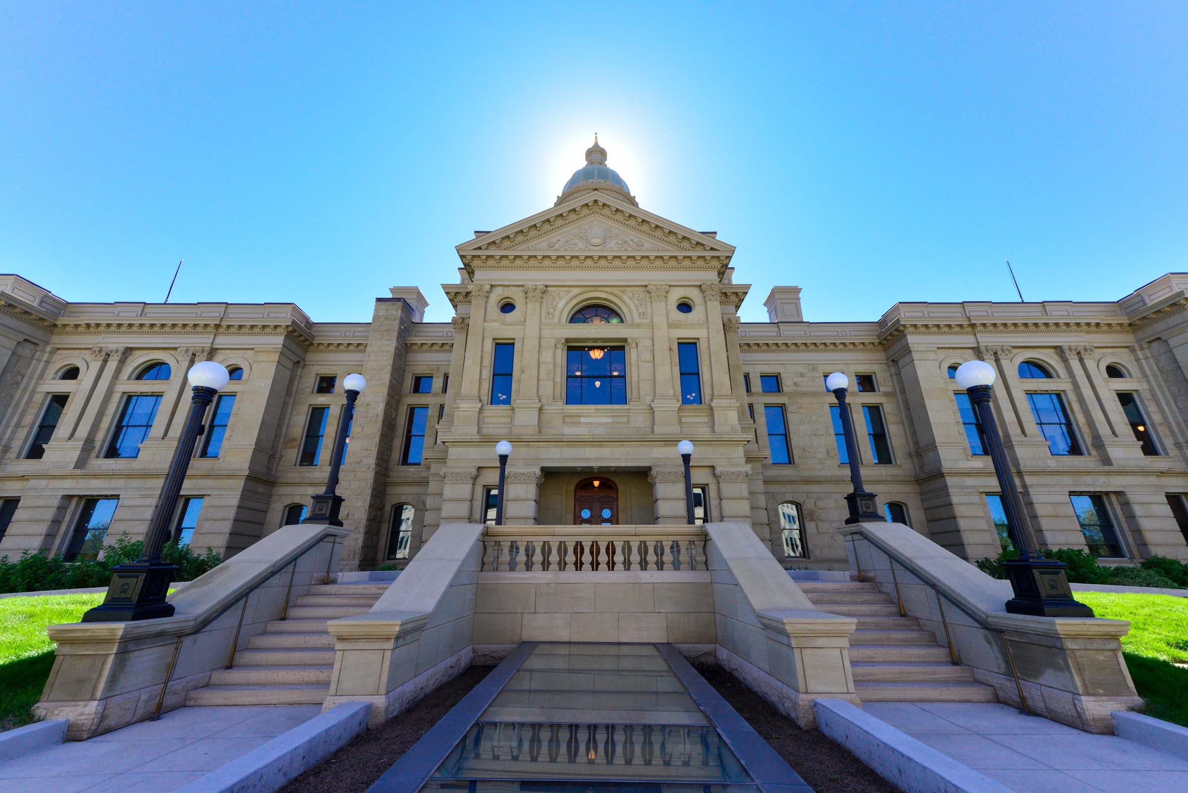 Wyoming State Capitol, Cheyenne, Wy. Photo by Pete Alexopoulos on Unsplash