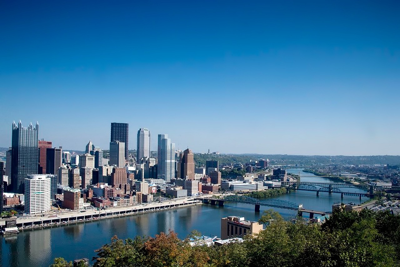 Alliance of Pittsburgh building owners slashes carbon emissions by 45%  Image by David Mark from Pixabay