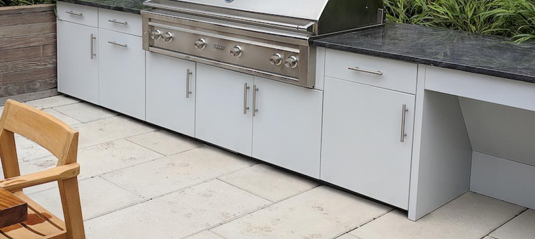 Danver Post-and-Panel stainless outdoor kitchen. Photo: Courtesy D&B Cousins Construction Co.